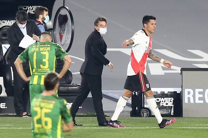 Enzo Pérez abrazó a Gallardo tras su gol, el segundo del 2-0 a Aldosivi, un desahogo para el DT