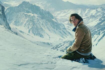 Enzo Vogrincic en La sociedad de la nieve, uno de los títulos más populares del catálogo de Netflix que es una producción original de la plataforma y tiene grandes críticas