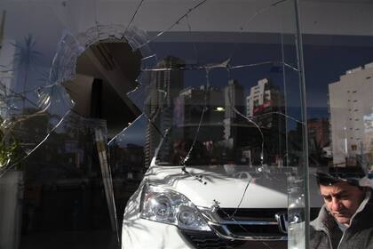 Una concesionaria de autos sobre Av. del Libertador, atacada