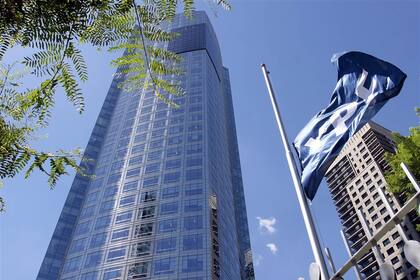 En Puerto Madero, con un perfil inconfundible se levanta la torre proyectada para YPF