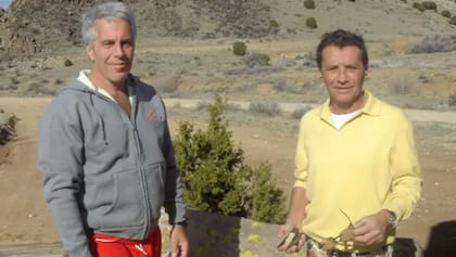 Epstein (izq) proporcionó apoyo financiero cuando Brunel (der) estableció la agencia de modelos MC2 en EE.UU. Departamento de Justicia de EE.UU.