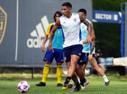 Equi Fernández, un mediocampista con un talento especial en Boca