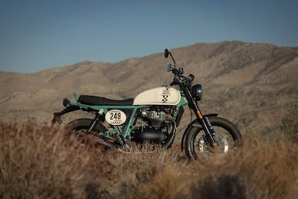 Equipa el motor 650-Twin, entregando 47 CV a 7250 rpm y 56,5 Nm de torque a 5150 rpm