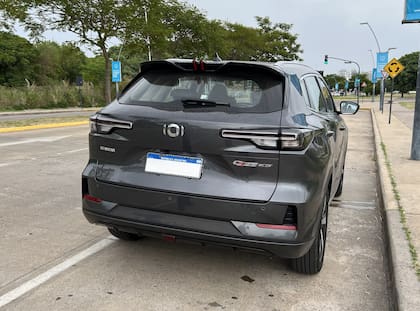 Equipa un motor 1.5 L que otorga 109 CV y 143 Nm de torque junto a un impulsor eléctrico de 212 CV y 330 Nm de torque