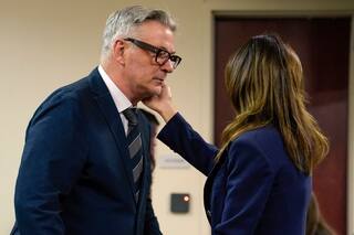 Equipo de “Rust” llega a acuerdo con productores y Alec Baldwin por tiroteo fatal