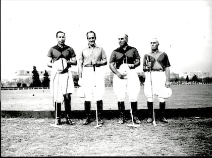 Equipo de veteranos que compitió en 1957. Juan Carlos Harriott (padre), Enrique Alberdi, Gastón Dorignac (padre) y Carlos Watterman.