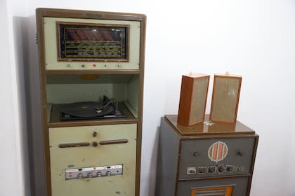 Equipos de música que se usaban en los hoteles, Museo Eva Perón de Embalse