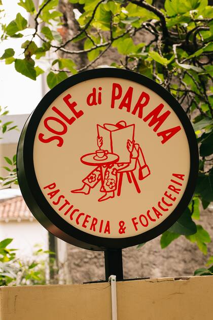 "Era como si el barrio entero hubiera estado esperando que las puertas se volvieran a abrir", dice Martín