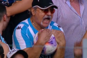 Racing, del golazo de Rojas al tanto errado por Carbonero: un hincha atrapó la pelota en la tribuna y lo insultó