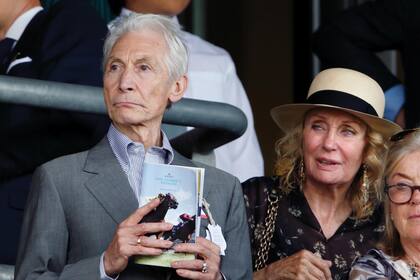 Era usual ver al matrimonio en las carreras de Ascot. Amaban los caballos y tenían su propio haras, Halsdon Arabians. Los últimos años, de hecho, vivieron en un campo de 240 hectáreas al norte de Devon.