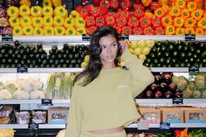 En Los Angeles: es hispano y mostró por dentro cómo es el supermercado de los famosos donde un agua vale US$26