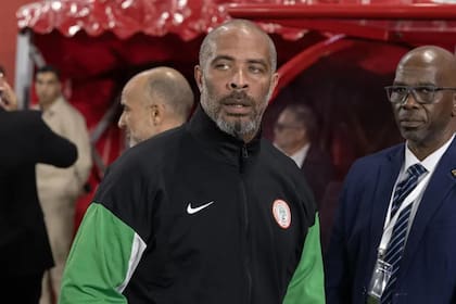 Eric Chelle, DT de Nigeria