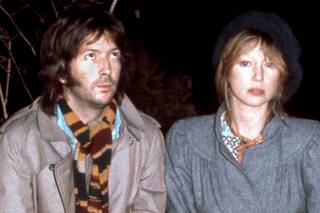 Eric Clapton: de la genialidad a las polémicas de un músico que vivió apasionados romances y atravesó una gran tragedia