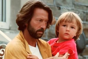 La tragedia del hijo de Eric Clapton que sumergió al músico en sus horas más oscuras: “¿Cómo puede estar muerto?"