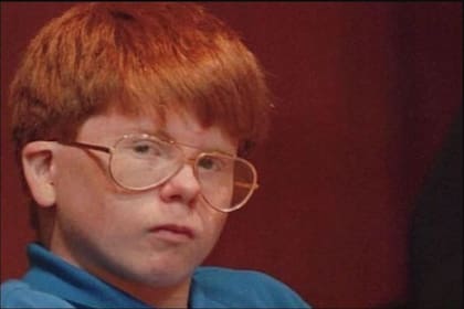 Eric Smith tenía 13 años y era víctima de bullying por sus gafas gruesas de cristal y sus pecas en todo el cuerpo.