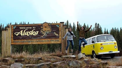 Erika y Paul cumplieron su sueño: están viajando en combi desde hace 3 años para llegar a Alaska y, finalmente, lo lograron