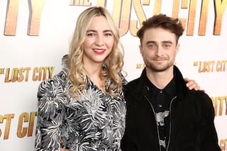 Daniel Radcliffe causó furor al mostrarse con su novia, con quien sale hace 10 años