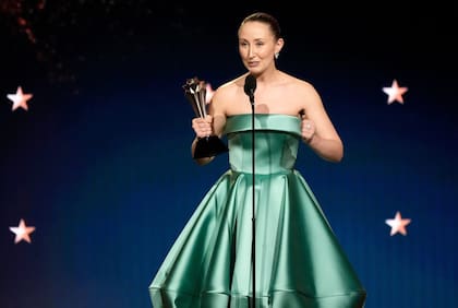 Erin Doherty ganó la estatuilla a mejor actriz de reparto en una miniserie por su labor en Adolescencia