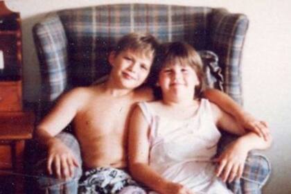 Erin se atravesó frente al arma en el preciso instante en que se disparó accidentalmente