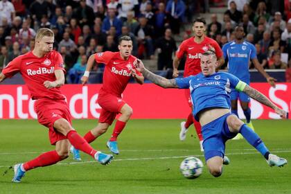 Erling Haaland anota paraa Salzbugo, que goleó a Genk, en el inicio de la Champions League.