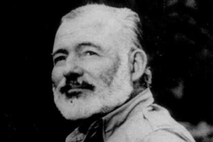 Ernest Hemingway, narrador: Escribió cuentos y novelas. Su "teoría del iceberg" (la fuerza de lo no contado) fue clave