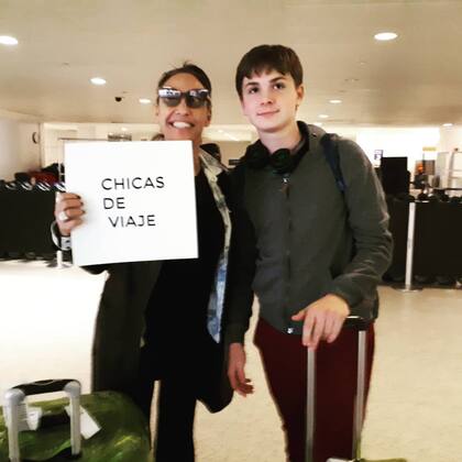 Ernestina Pais y su hijo en 2018 cuando viajaron juntos a Nueva York