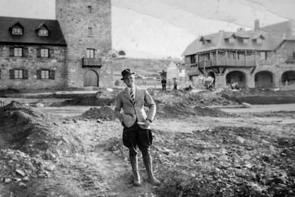 Ernesto de Estrada en las obras del Centro Cívico, 1940.