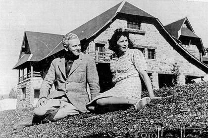 Ernesto de Estrada y su esposa, Nelly Frías. 1941.