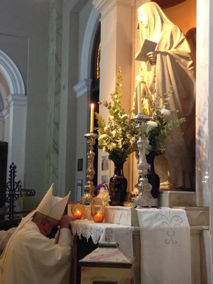 Ernesto Giobando, obispo clave en la canonización de Mama Antula