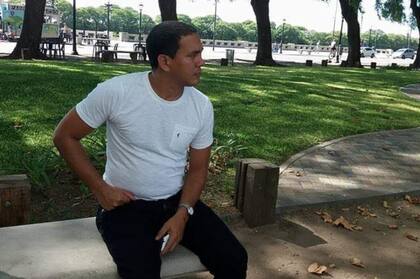 Ernesto llegó a Buenos Aires para cambiar su destino.