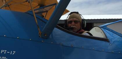 Ernesto Ricardo “Furia” Dubourg,  Comodoro de la Fuerza Aérea Argentina (RE) y veterano de Malvinas, disfrutó de su pasión por volar aun después de su retiro.