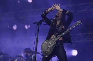 Eruca Sativa ahuyentó a la lluvia en el comienzo del Festival Nuestro