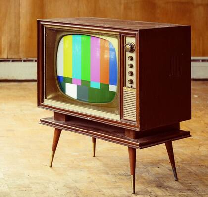 Es cierto que la caja de madera desapareció, pero la TV triunfó