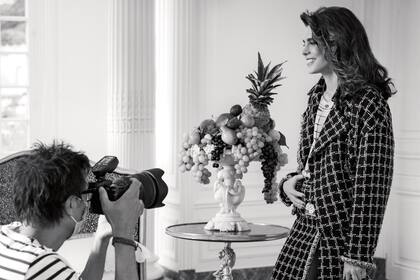 “Es como si hubiera nacido vestida de Chanel. Recuerdo las fotos de mi madre,
embarazada de mí, vestida de Chanel y retratada por Karl”