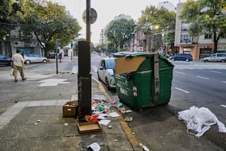 El desborde de basura ya es parte del paisaje en los cinco barrios porteños con más reclamos