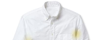 Es común que con el paso del tiempo se formen manchas amarillas debajo de las axilas de las camisas