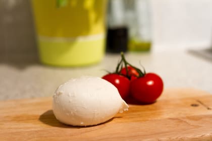 El queso recomendado por un cardiólogo que ayuda a adelgazar y protege al corazón 5 Es de suma importancia elegir versiones de mozzarella con menos sodio y estar atentos al etiquetado
