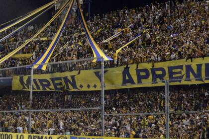 Es delegado gremial de UPCN y simpatizante de Rosario Central
