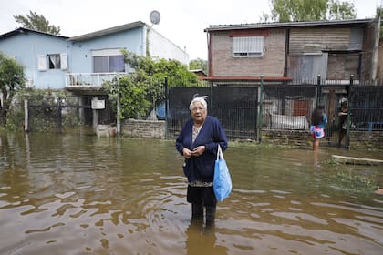"Es desesperante", dice Élida Velasco, de 78 años