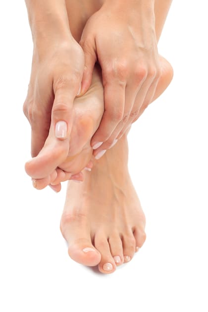 Es fundamental cuidar de la salud de los pies y las uñas (Foto: Freepik)