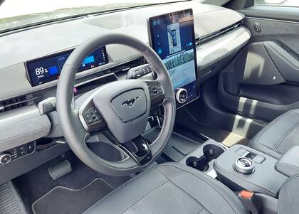 Es importante que los propietarios de los vehículos afectados respondan rápidamente a las notificaciones de retiro y lleven sus vehículos a los concesionarios para la actualización necesaria (Archivo)