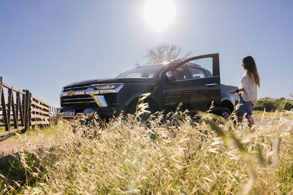 Es importante turnarse al volante o parar cada 3-4 horas para estirar las piernas, hidratarse y despejar la mente.