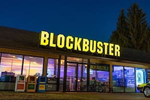 El pueblo una hora de Oregon en auto que tiene el único Blockbuster del mundo
