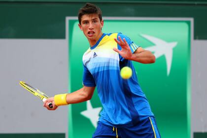 “Es lindo que mi familia se acerque y vean a lo que me dedico y vean cómo estoy”, describe Cachin, luego de su derrota este lunes en primera ronda frente al brasileño Bellucci. Apenas ve a su familia dos veces al año, el jugador radicado en Barcelona cuenta su experiencia, sus vivencias dentro del s