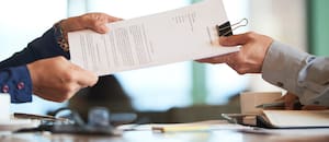 Cómo se regulan el trabajo, las vacaciones y los despidos en distintos países