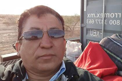 Es periodista, exlegislador y opositor del gobierno de Juan Orlando Hernández
