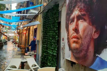 (...) ¿Es posible construir nuevos relatos que nos impulsen a ser mejores? Sí, estamos convencidos de que se puede. ¿Pero qué nos falta para hacerlo? Definitivamente comenzar por abandonar las interpretaciones de lo que fuimos, para comenzar a construir ficciones sobre lo que podemos ser...