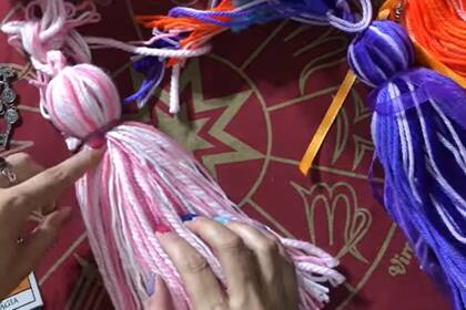 Es posible elegir varios colores de lana para realizar el ritual