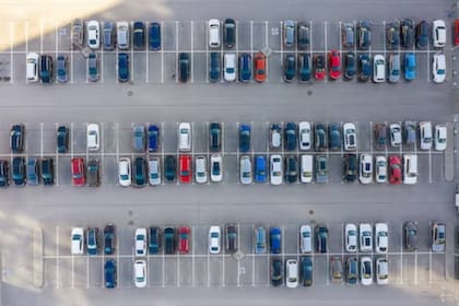 Es posible evitar robos en autos estacionados (Foto Unsplash)