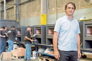 Negocios. Dejó todo para emprender con su padre y factura $58 millones al año